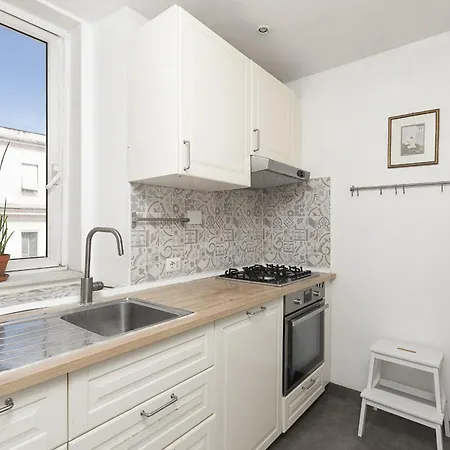 Roman Top Floor Appartement